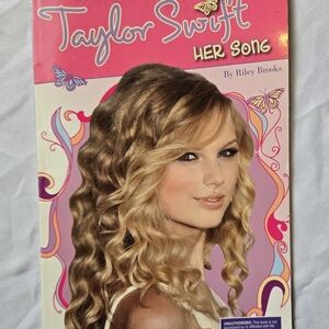 Scholastic Pink and Purple Taylor Swift Her Song By Riley Brooks 2009 HOT!